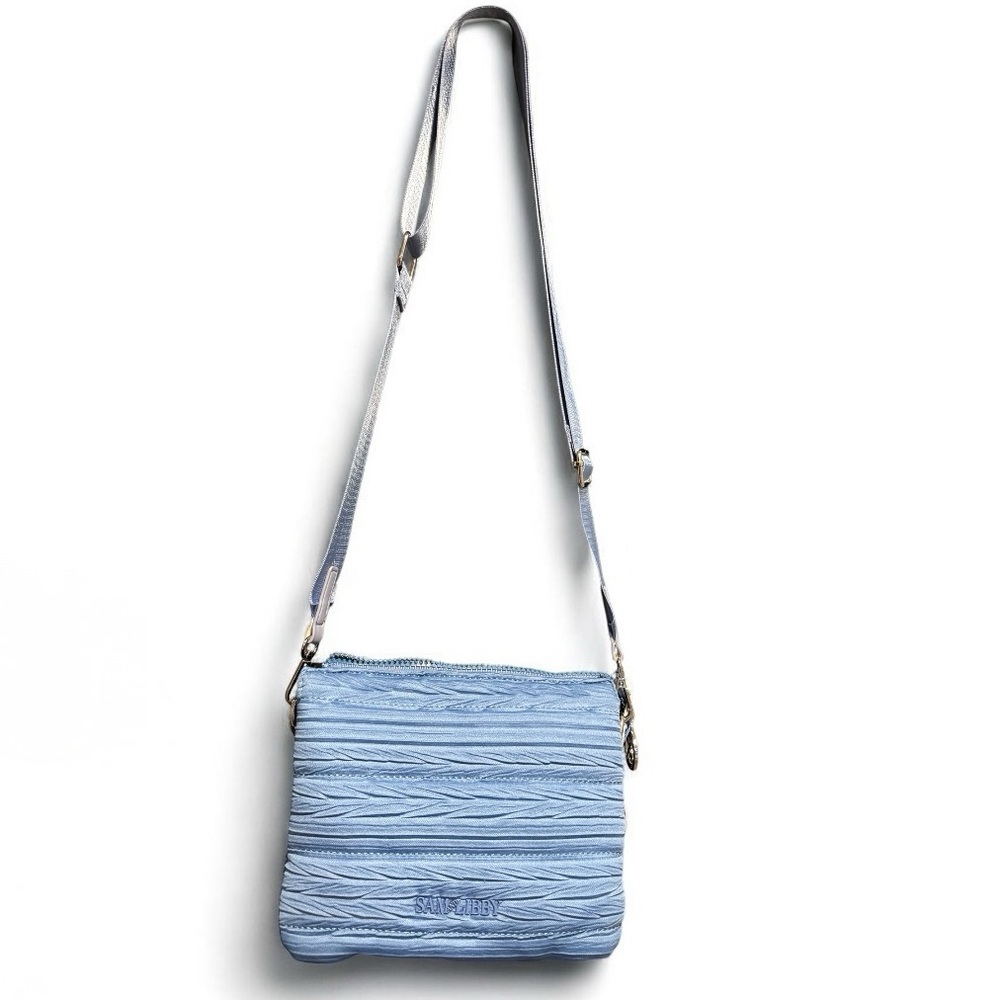NWT! Sam & Libby Light Blue Textured Crossbody Bag